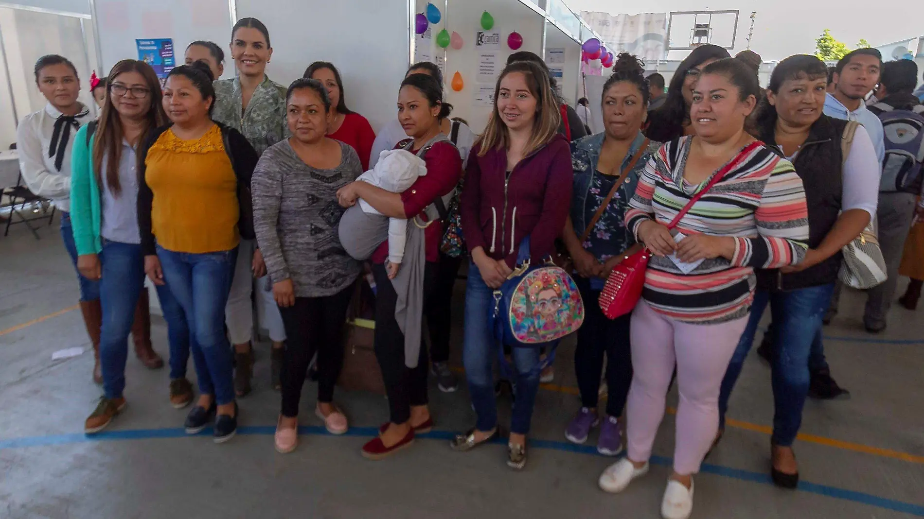 Buscan sumar a más mujeres para ofrecerles capacitación para el autoempleo.  Foto César Ortiz  El Sol de San Juan del Río.